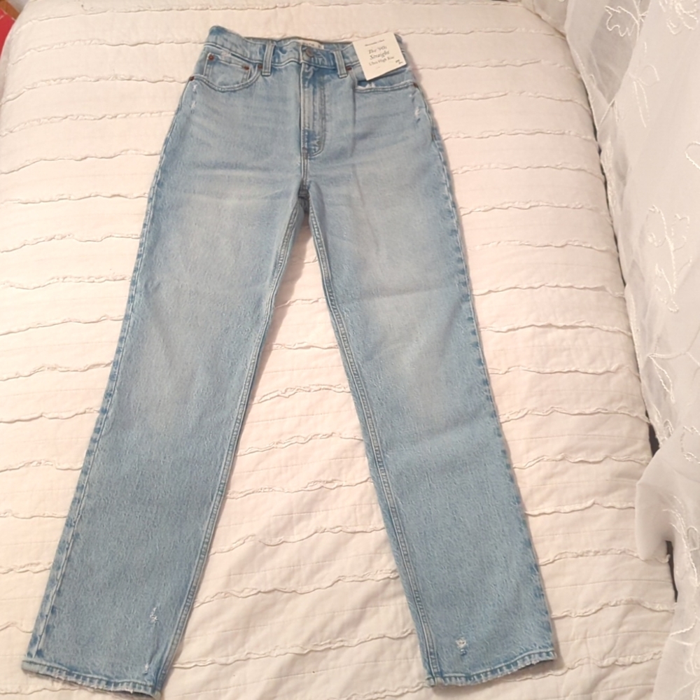 A&F Ultra High Rise 90s Straight Jeans